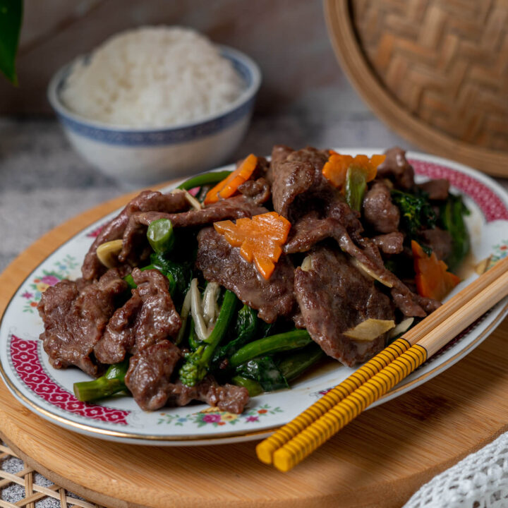 Quick & Delicious Beef with Chinese Broccoli (Gai Lan)