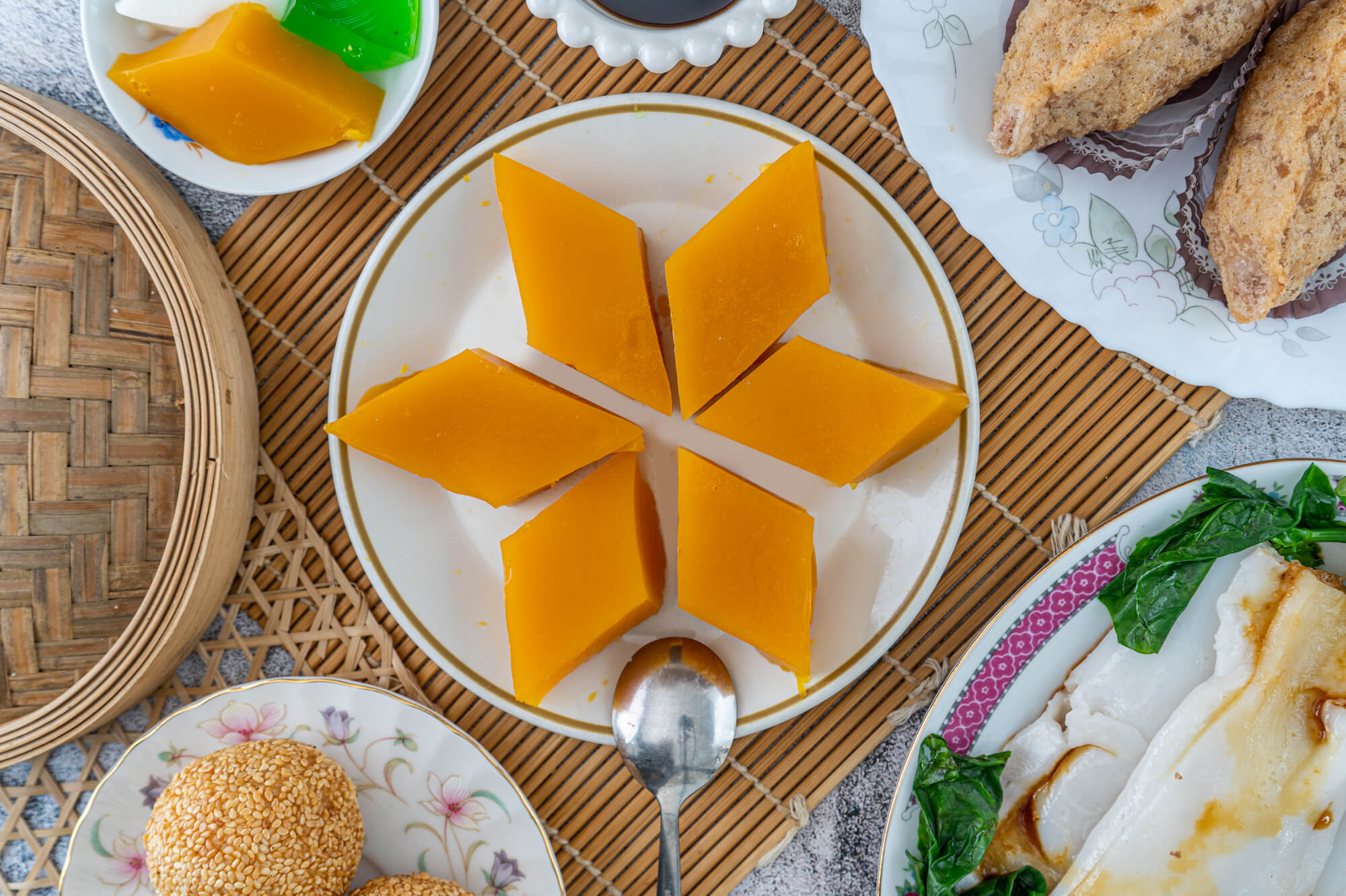 Sweet and Easy Chinese Mango Pudding