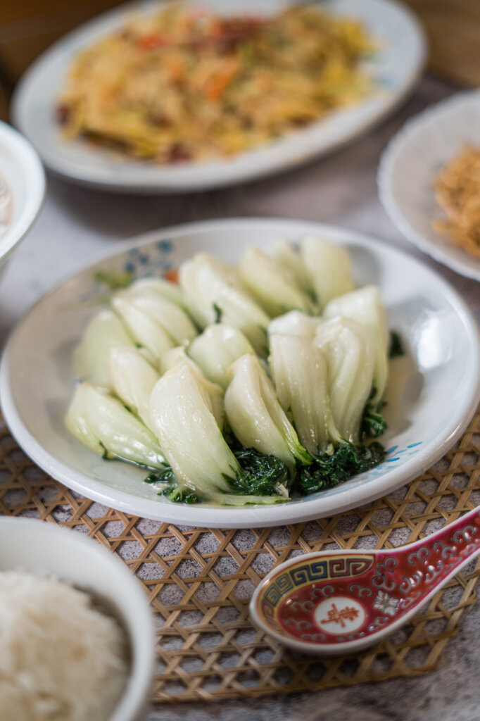 Easy & Delicious Sauteed Garlic Bok Choy (Pak Choi)