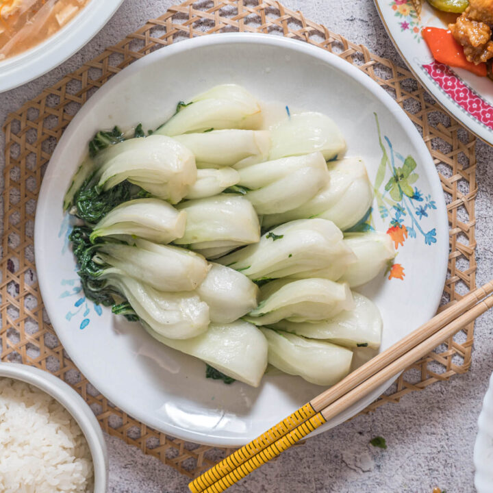 Easy & Delicious Sauteed Garlic Bok Choy (Pak Choi)
